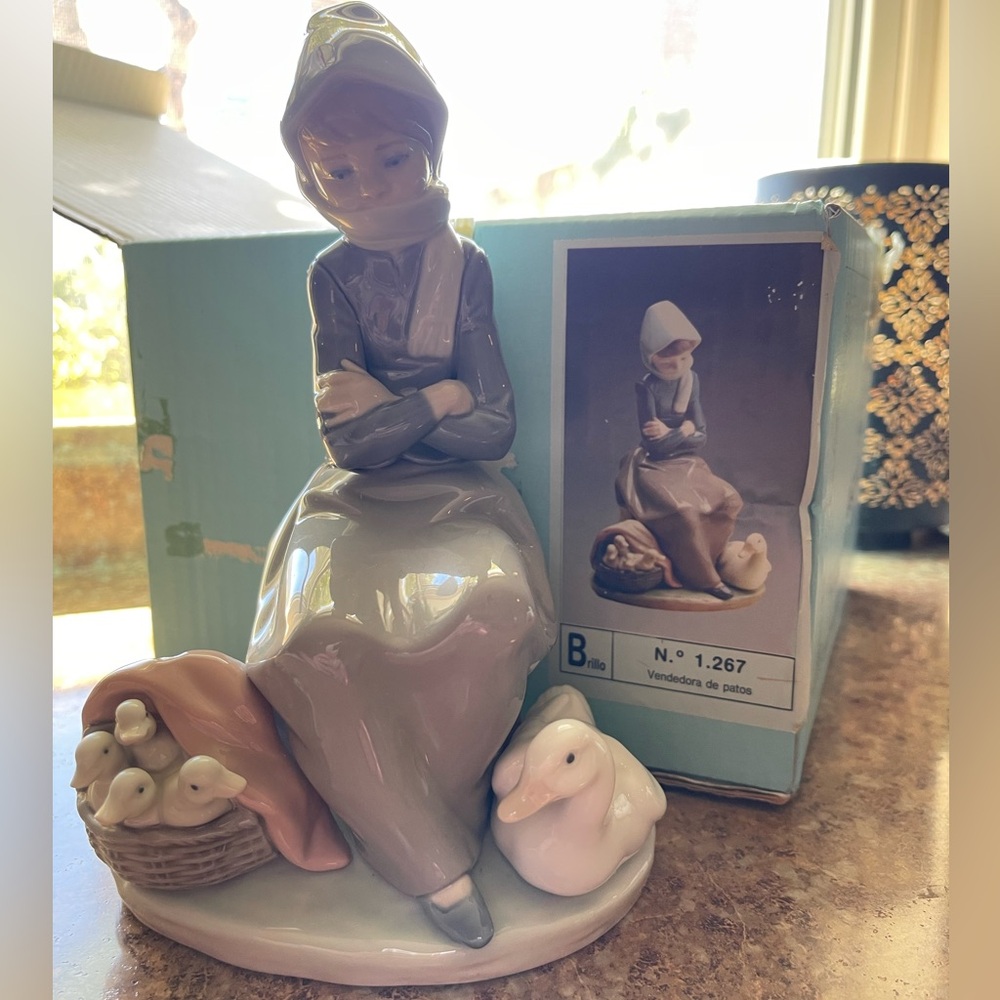Lladro Vintage “The Duck Seller” #1267 Original blue box